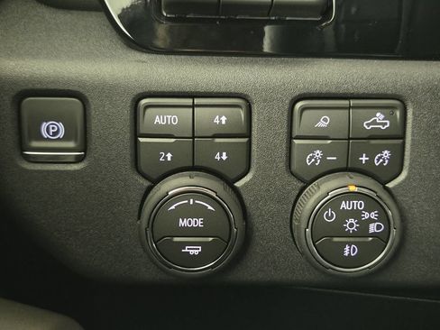 New 2026 Chevrolet Silverado 2500 ZR2 AWD/4WD image 22