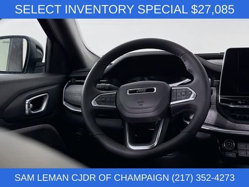 New 2026 Jeep Compass Latitude image 11