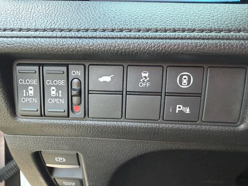 Used 2024 Honda Odyssey Touring image 13
