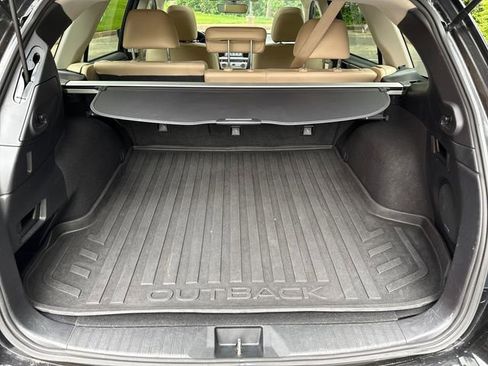 Used 2017 Subaru Outback 2.5i Limited AWD/4WD image 23