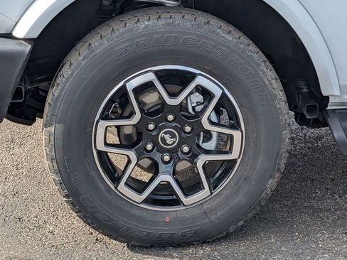 New 2025 Ford Bronco Outer Banks image 14