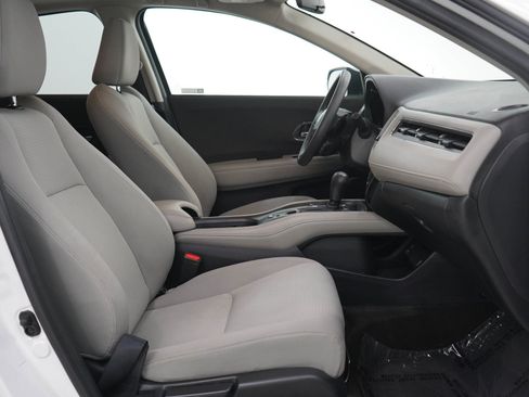 Used 2022 Honda HR-V EX image 11