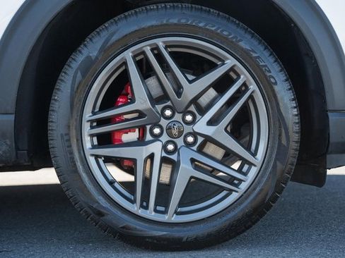 Used 2025 Ford Explorer ST-Line w/ ST-Line Street Pack image 19