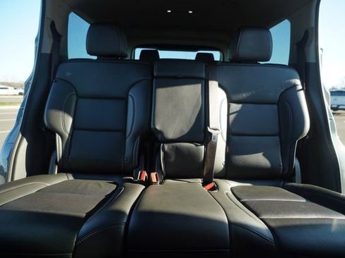 Used 2023 GMC Acadia SLT image 35