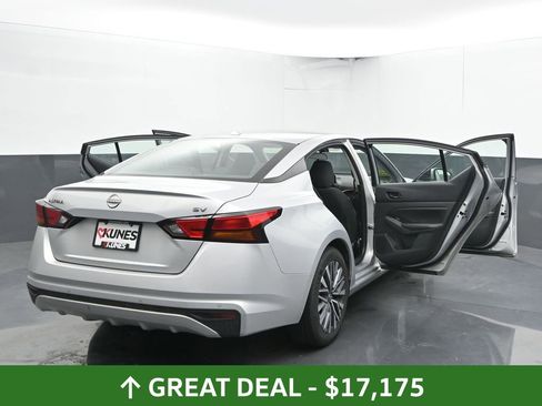 Used 2023 Nissan Altima 2.5 SV image 57