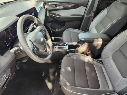 Used 2025 Chevrolet TrailBlazer LT FWD image 14