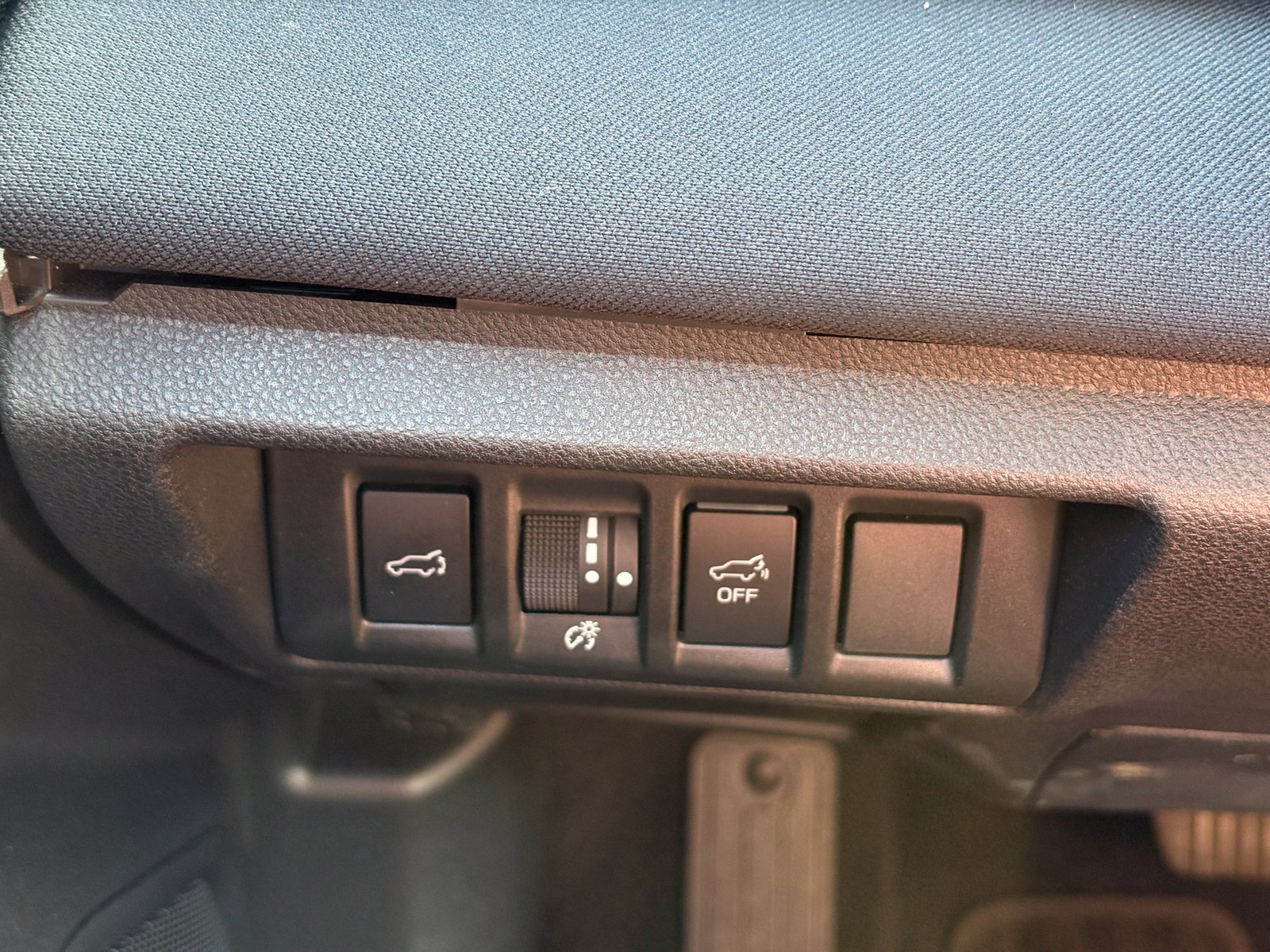 Certified 2024 Subaru Outback Premium AWD/4WD image 17