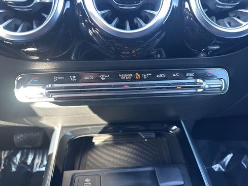 Used 2025 Mercedes-Benz GLA 250 image 19