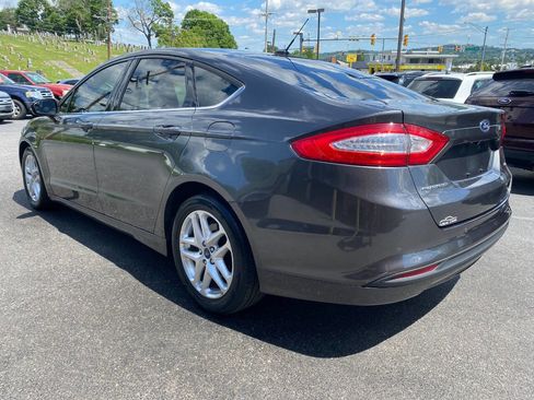 Used 2015 Ford Fusion SE FWD image 5