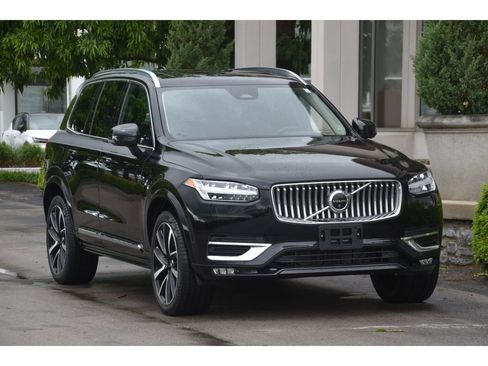 Used 2023 Volvo XC90 B6 Plus AWD/4WD image 2