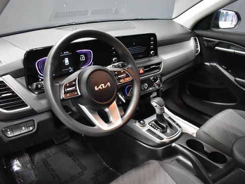 Used 2026 Kia Seltos LX FWD image 4