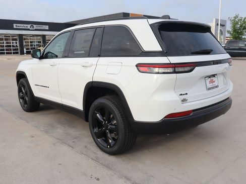New 2026 Jeep Grand Cherokee Limited AWD/4WD image 24