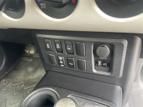 Used 2014 Toyota FJ Cruiser 4WD w/ Upgrade Package image 24