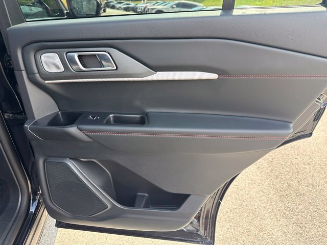 Used 2025 Ford Explorer ST AWD/4WD image 11