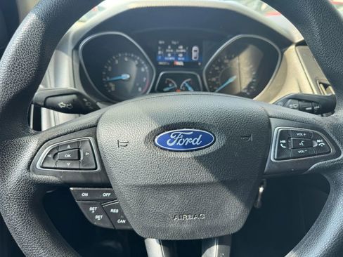 Used 2017 Ford Focus SE FWD image 28