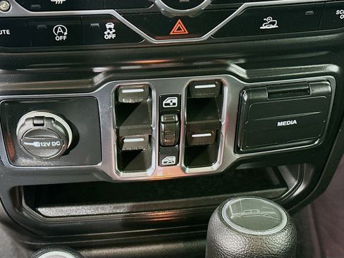 Used 2022 Jeep Gladiator Sport image 24