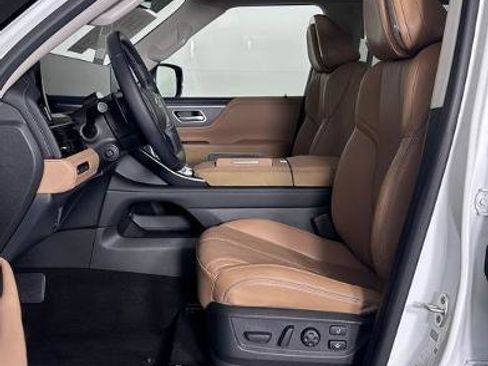 Certified 2025 INFINITI QX80 Sensory image 16