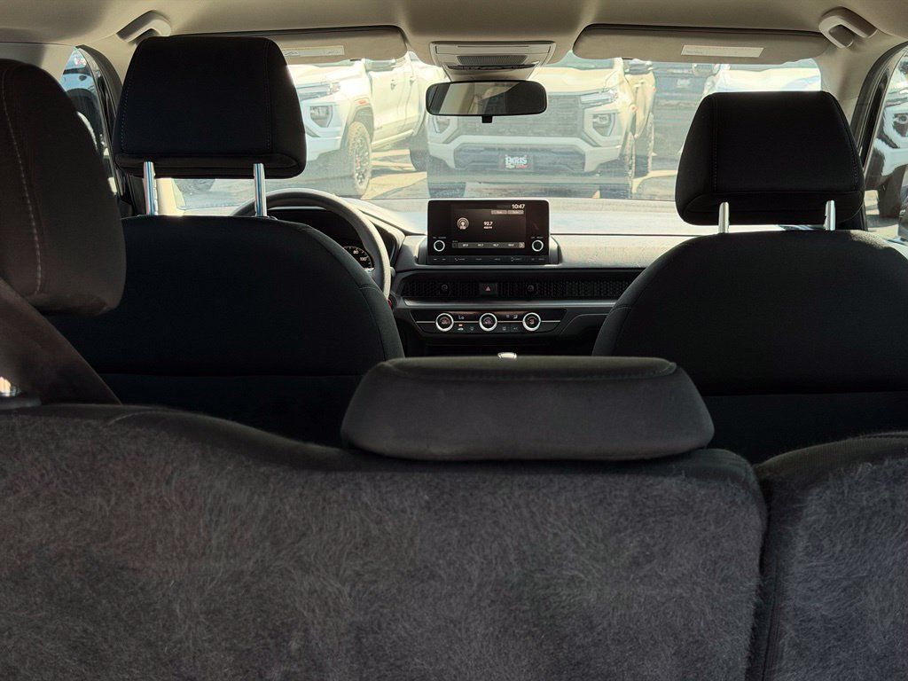 Used 2024 Honda CR-V LX image 9