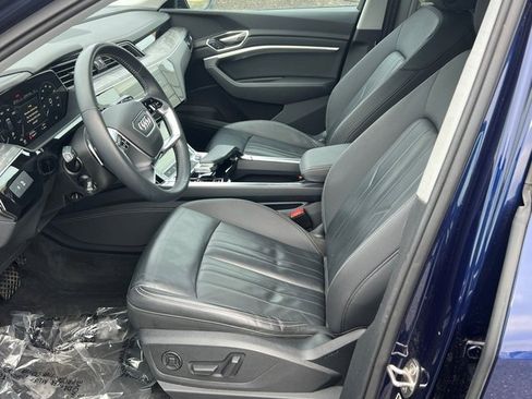 Used 2021 Audi e-tron Premium w/ Convenience Plus Package image 25