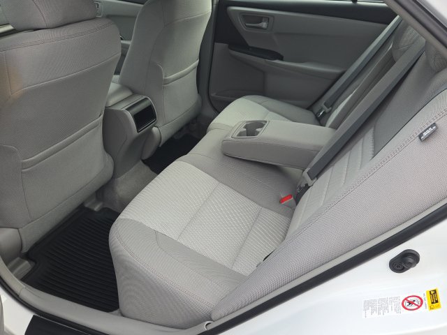 Used 2015 Toyota Camry LE FWD image 11