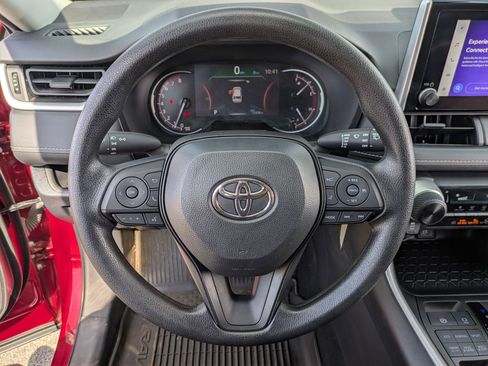 Used 2023 Toyota RAV4 LE AWD/4WD image 9
