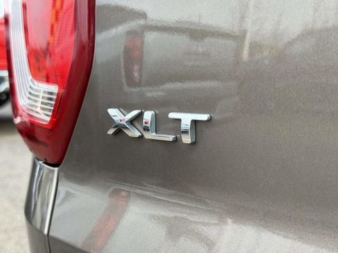 Used 2016 Ford Explorer XLT w/ Equipment Group 202A image 7