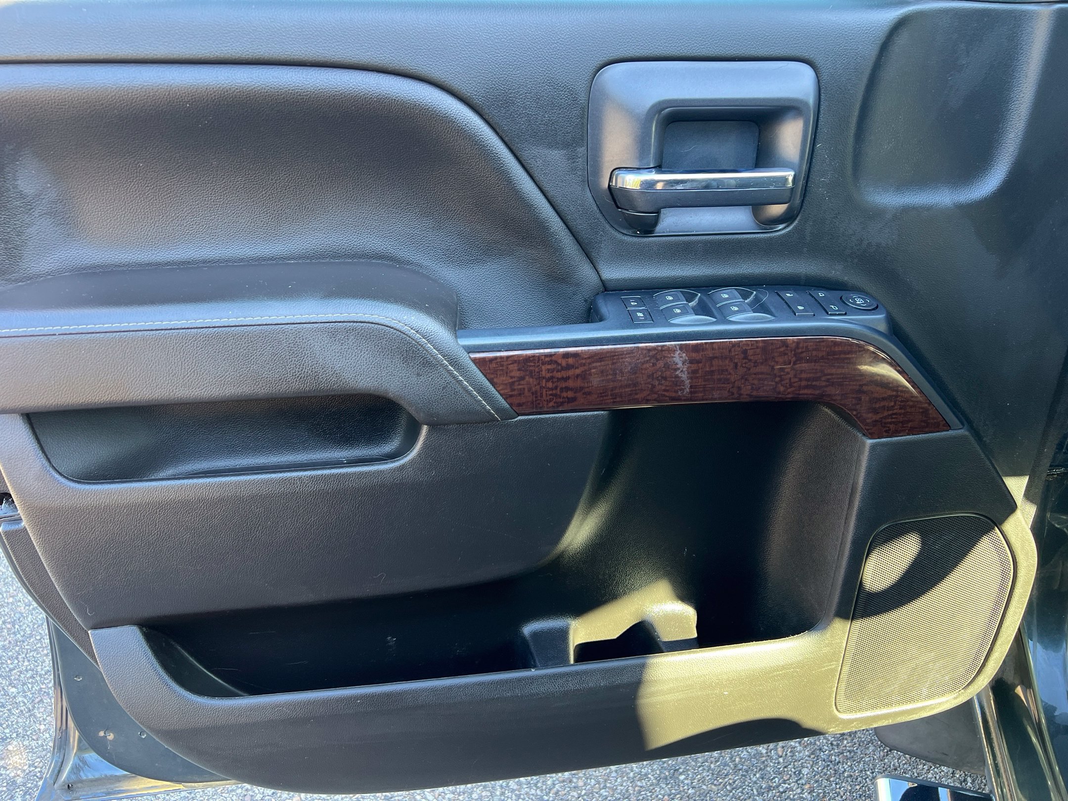 Used 2018 GMC Sierra 1500 SLE w/ SLE Value Package AWD/4WD image 12