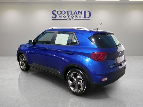 Used 2024 Hyundai Venue SEL FWD image 8