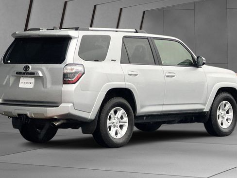 Used 2022 Toyota 4Runner SR5 Premium image 4