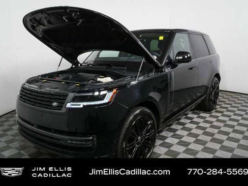 Used 2025 Land Rover Range Rover SE image 36