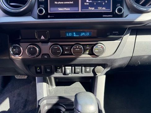 Used 2022 Toyota Tacoma TRD Off-Road w/ Technology Package image 17