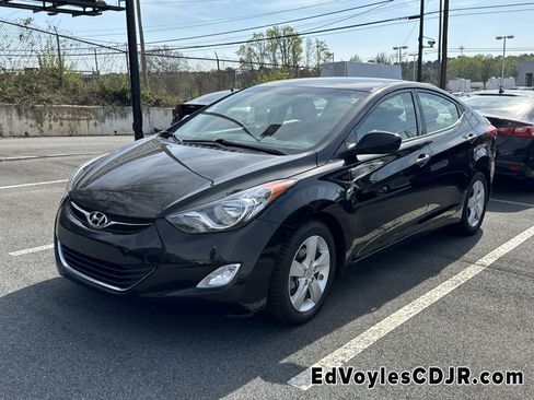 Used 2013 Hyundai Elantra GLS w/ Preferred Pkg image 3
