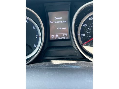 Used 2016 Hyundai Santa Fe SE image 3