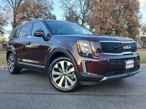Used 2022 Kia Telluride EX w/ EX Premium Package image 2