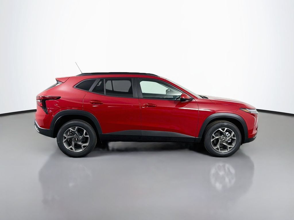 New 2026 Chevrolet Trax LT w/ Driver Confidence Package FWD image 8