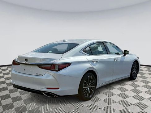 Used 2024 Lexus ES 350 Premium w/ Premium Package FWD image 2