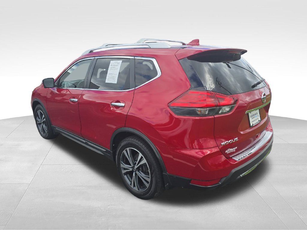 Used 2017 Nissan Rogue SL w/ SL Premium Package FWD image 3