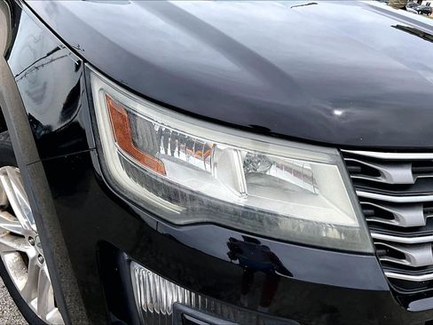 Used 2016 Ford Explorer XLT w/ Equipment Group 202A FWD image 28