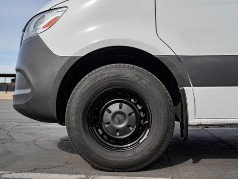 Used 2025 Mercedes-Benz Sprinter 2500 image 14