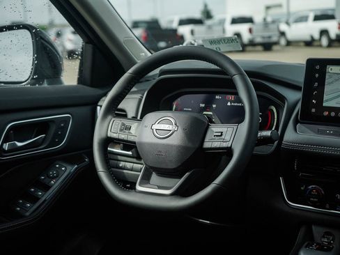 New 2026 Nissan Rogue Platinum AWD/4WD image 16