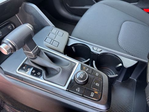 Used 2025 Kia Sportage LX image 41