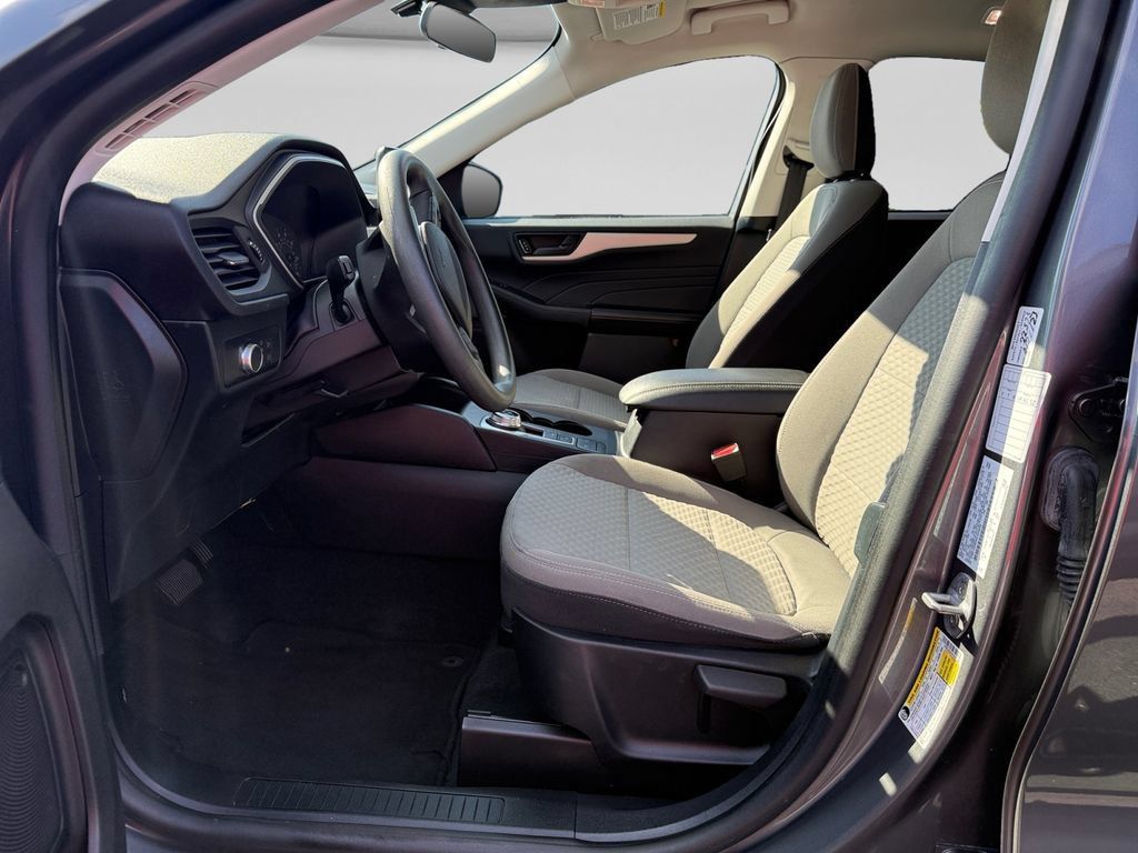 Used 2022 Ford Escape SE FWD image 10