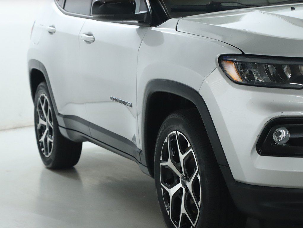 Used 2025 Jeep Compass Limited AWD/4WD image 8
