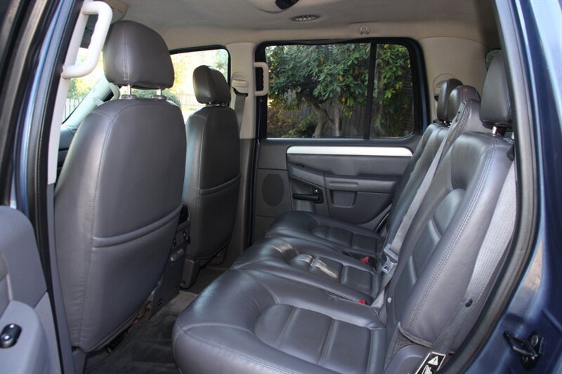 Used 2003 Ford Explorer XLT AWD/4WD image 15