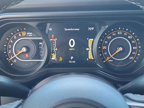 New 2025 Jeep Gladiator Mojave w/ Steel Bumper Group image 11