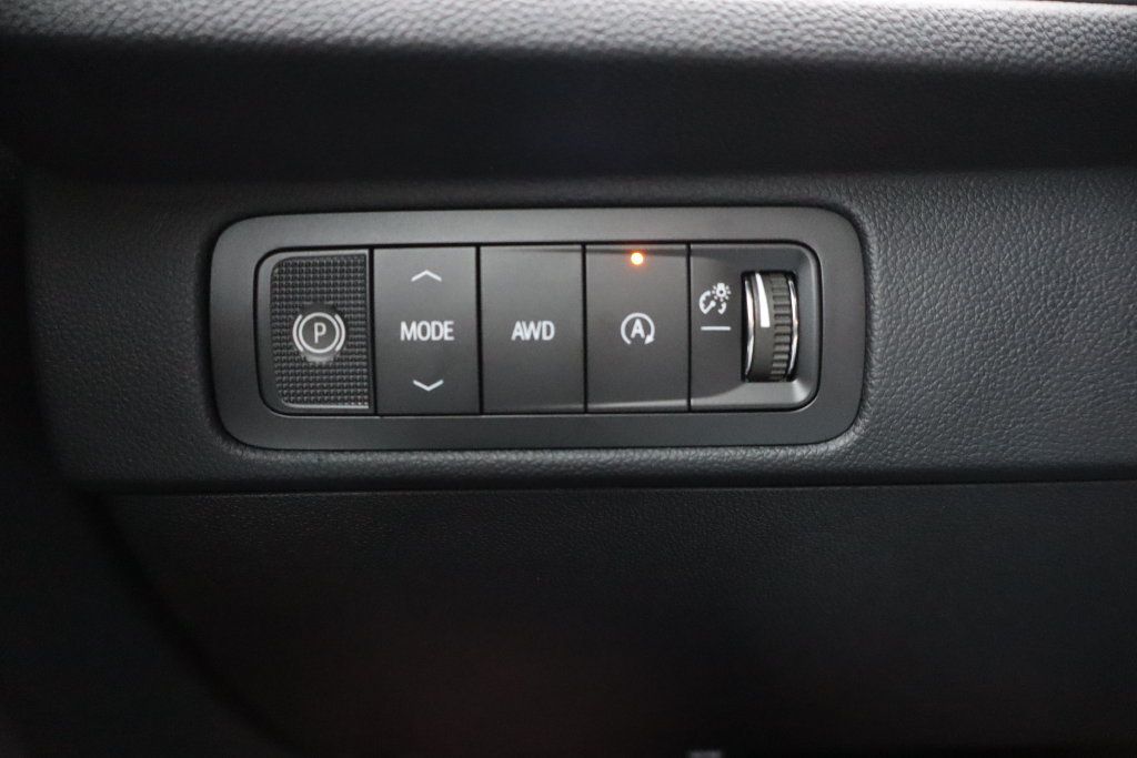New 2027 Chevrolet Traverse LT w/ Driver Confidence Package AWD/4WD image 18