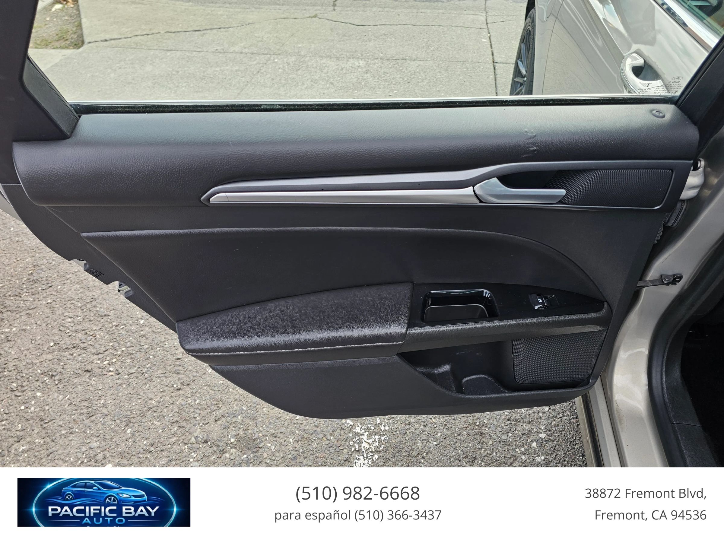 Used 2015 Ford Fusion Energi Titanium FWD image 12