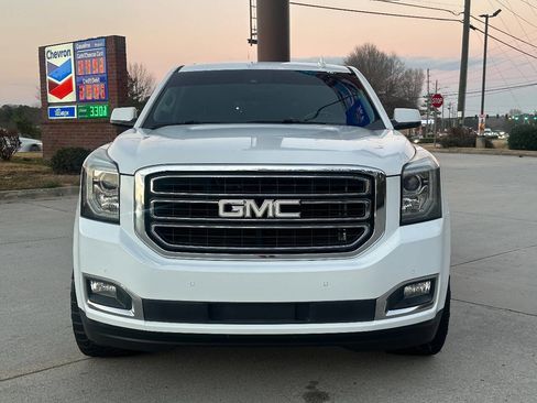 Used 2017 GMC Yukon SLT image 2