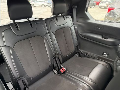 Used 2024 Jeep Grand Cherokee L Laredo image 21