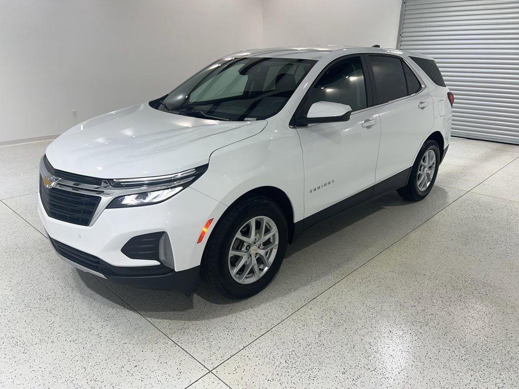 Used 2024 Chevrolet Equinox LT FWD image 1